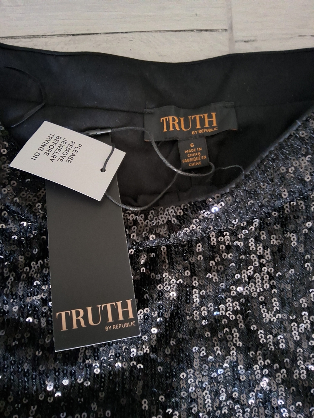 Sequin Wide-Leg Pants in Black - Picture 8 of 8